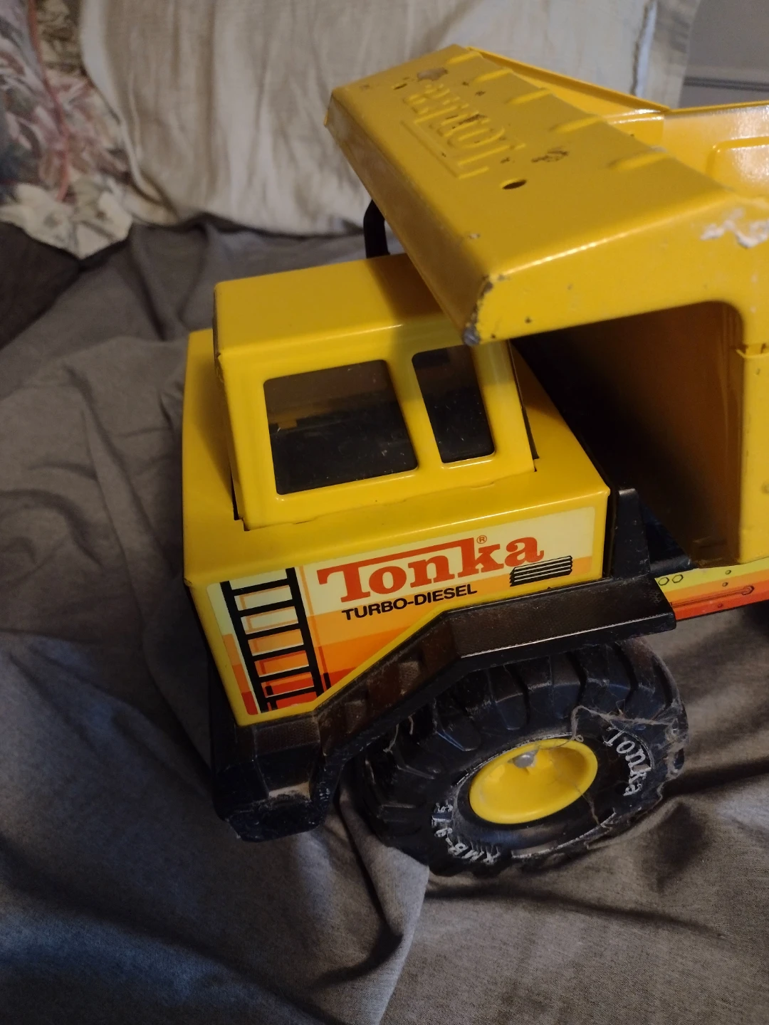 Yellow Tonka Turbo-Diesel Dump Truck - photo 3