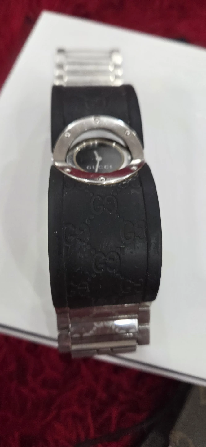 Gucci Black Rubber "GG" Logo Cuff Watch - photo 3