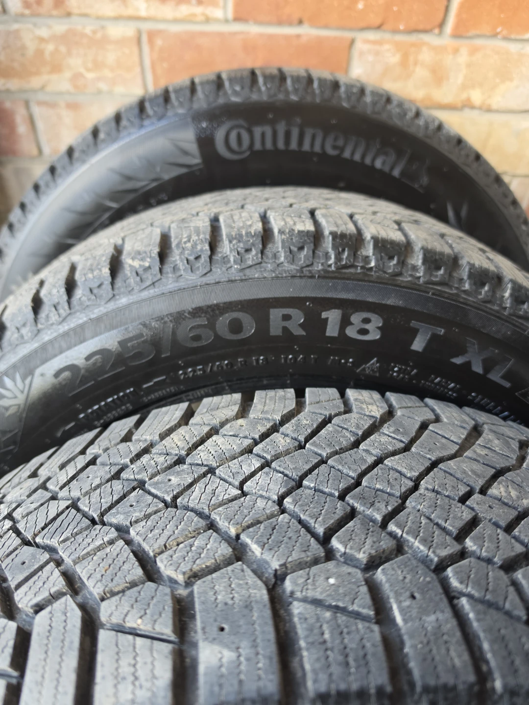 Continental Ice Contact XTRM WINTER Tires. 225/60R18 - photo 3