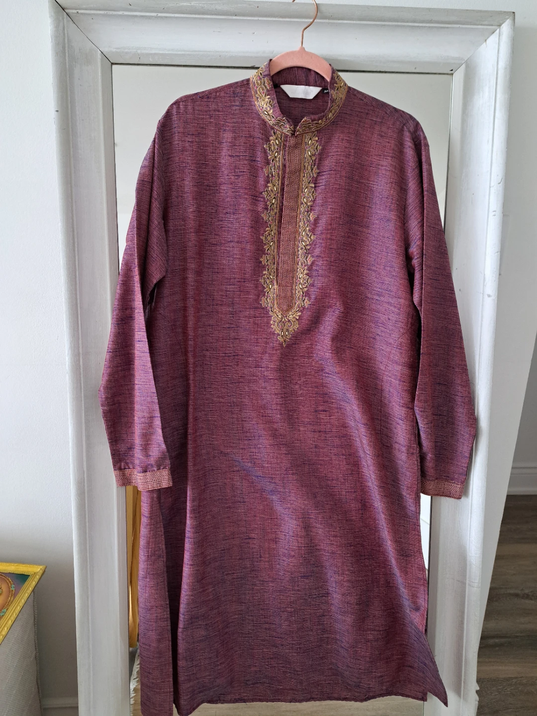 Men's Embroidered Kurta Pajama Set