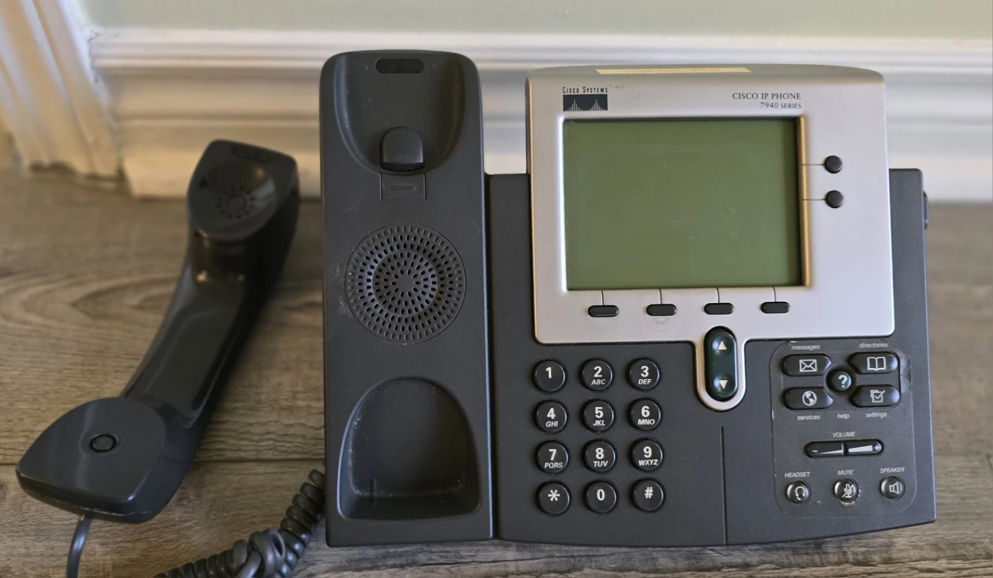 Cisco IP Phone 7940 Series - photo 4