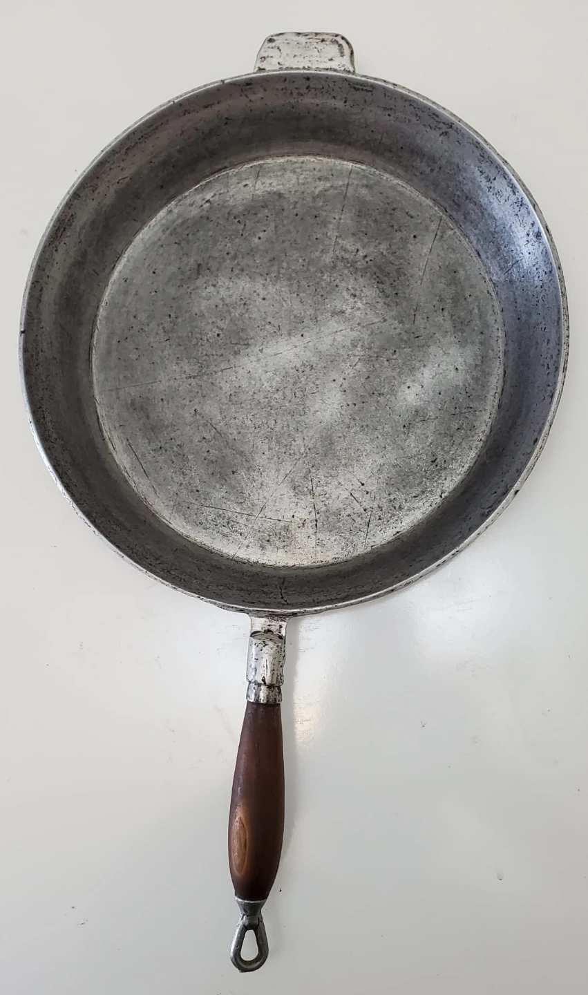 Wagner Ware Cast Iron Waffle Iron Pan