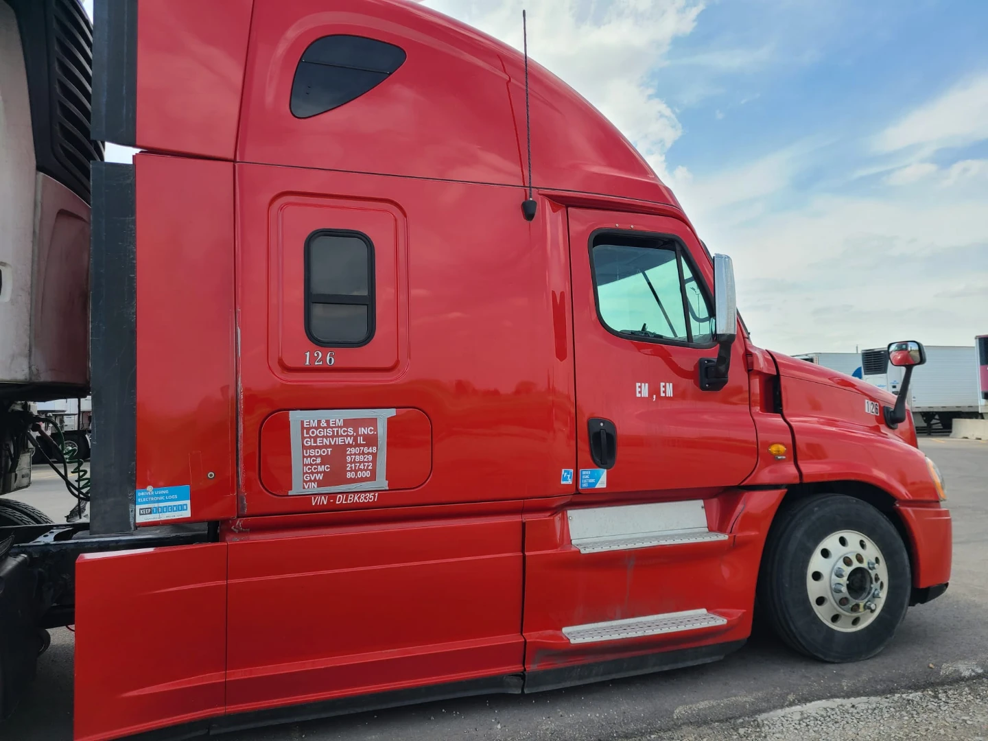 Red Freightliner Semi Truck - photo 2