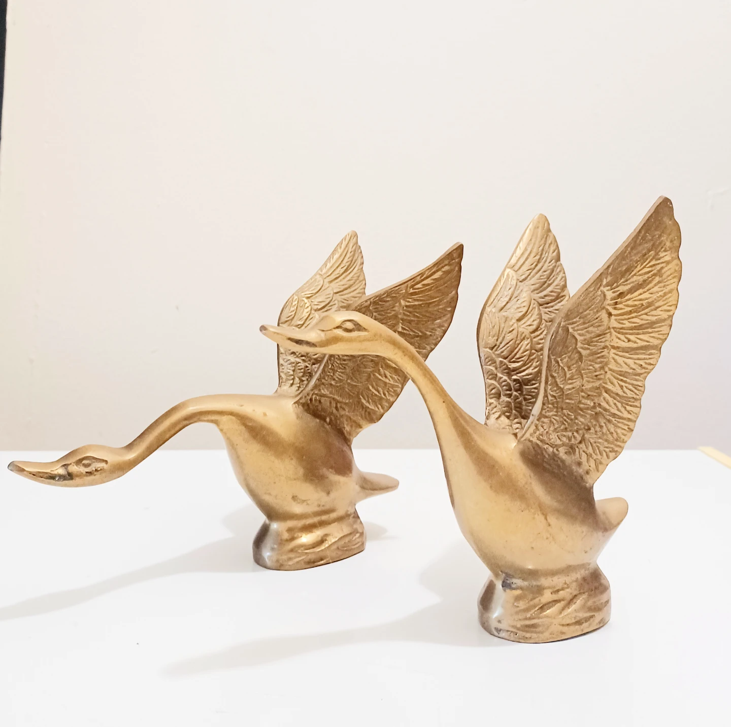 Vtg Textured Brass Swan Figurines
