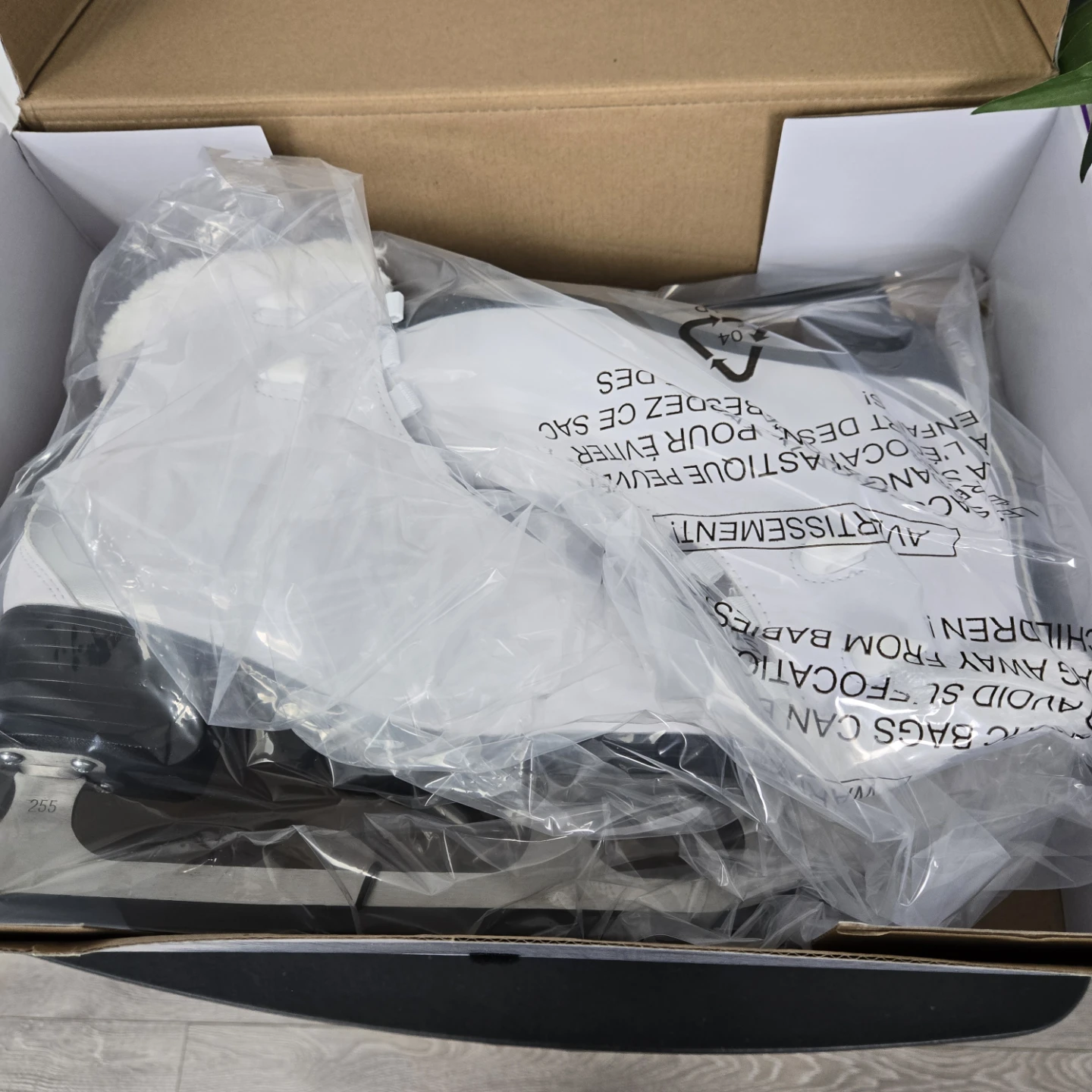Adult figure skates sz 7 NEW - photo 3