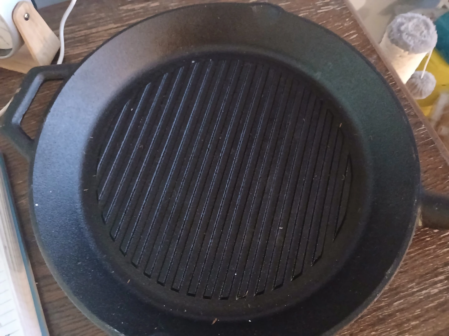 Cast Iron Grill Pan with Wooden Handle - photo 2