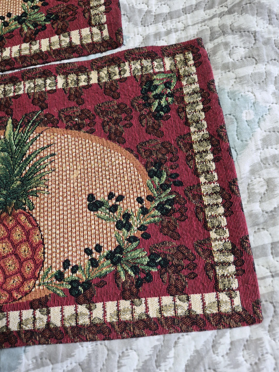 Pair of Vintage 20" x 12" Pineapple Tapestry Placemats - photo 4