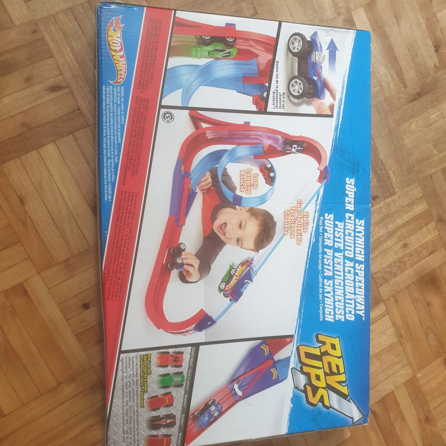 Hot Wheels Rev Ups Sky High Speedway Playset - photo 2
