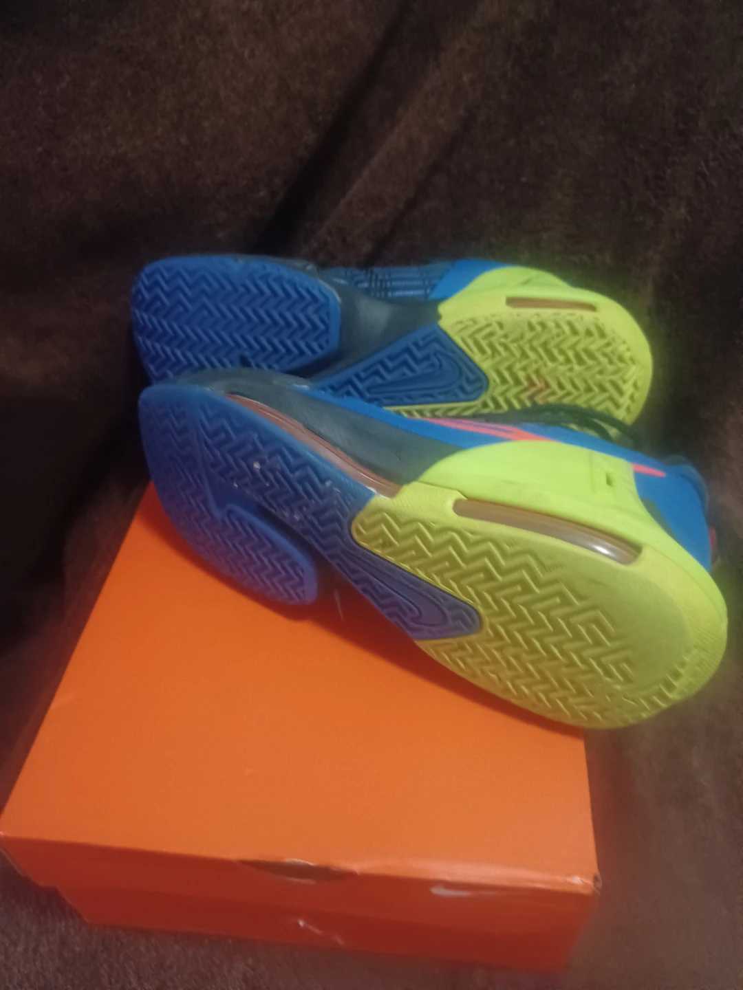 Nike lebron witness 6 volt racer blue size 4.5y - photo 4