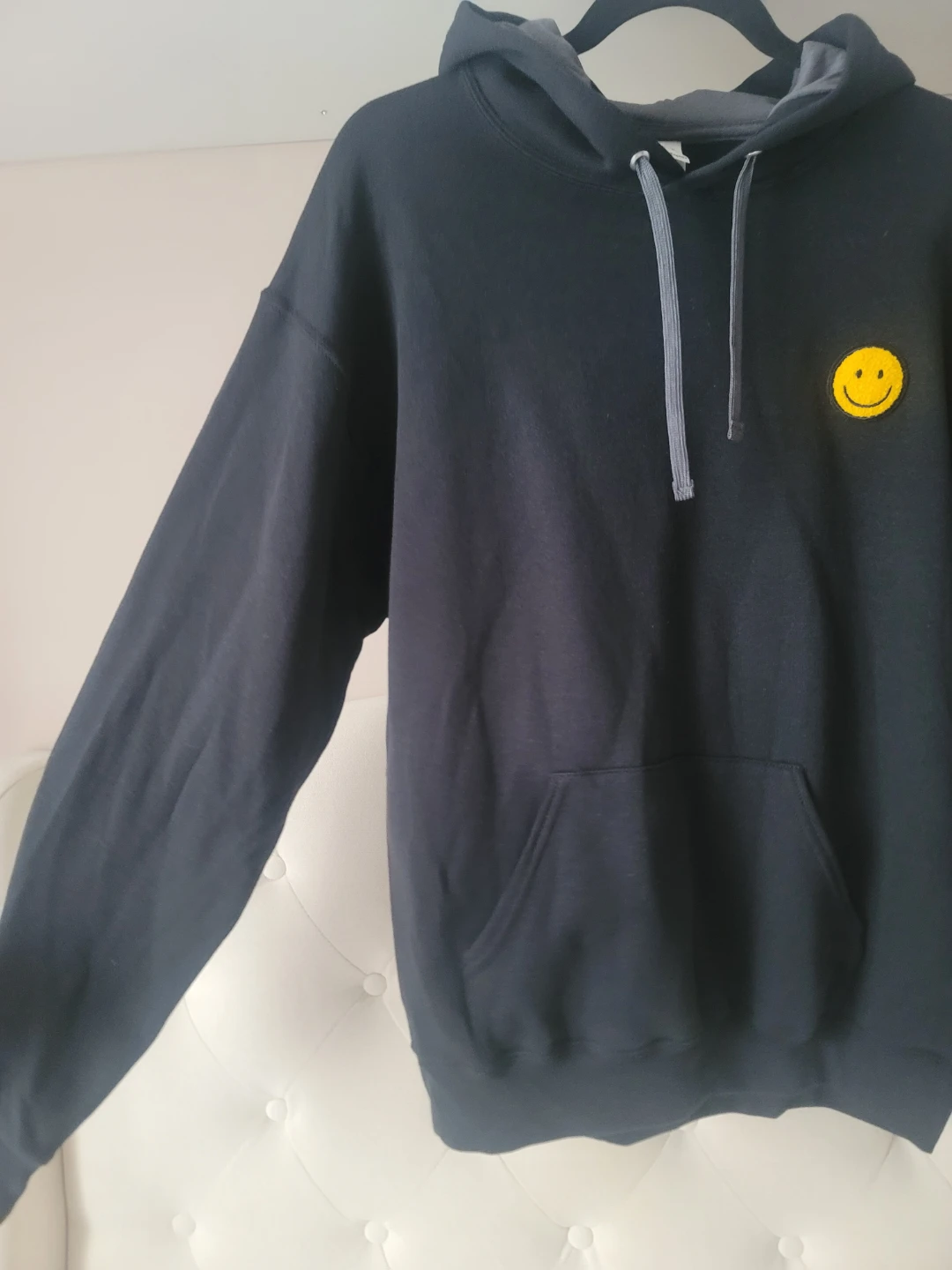Smiley hoodie size Medium - photo 5