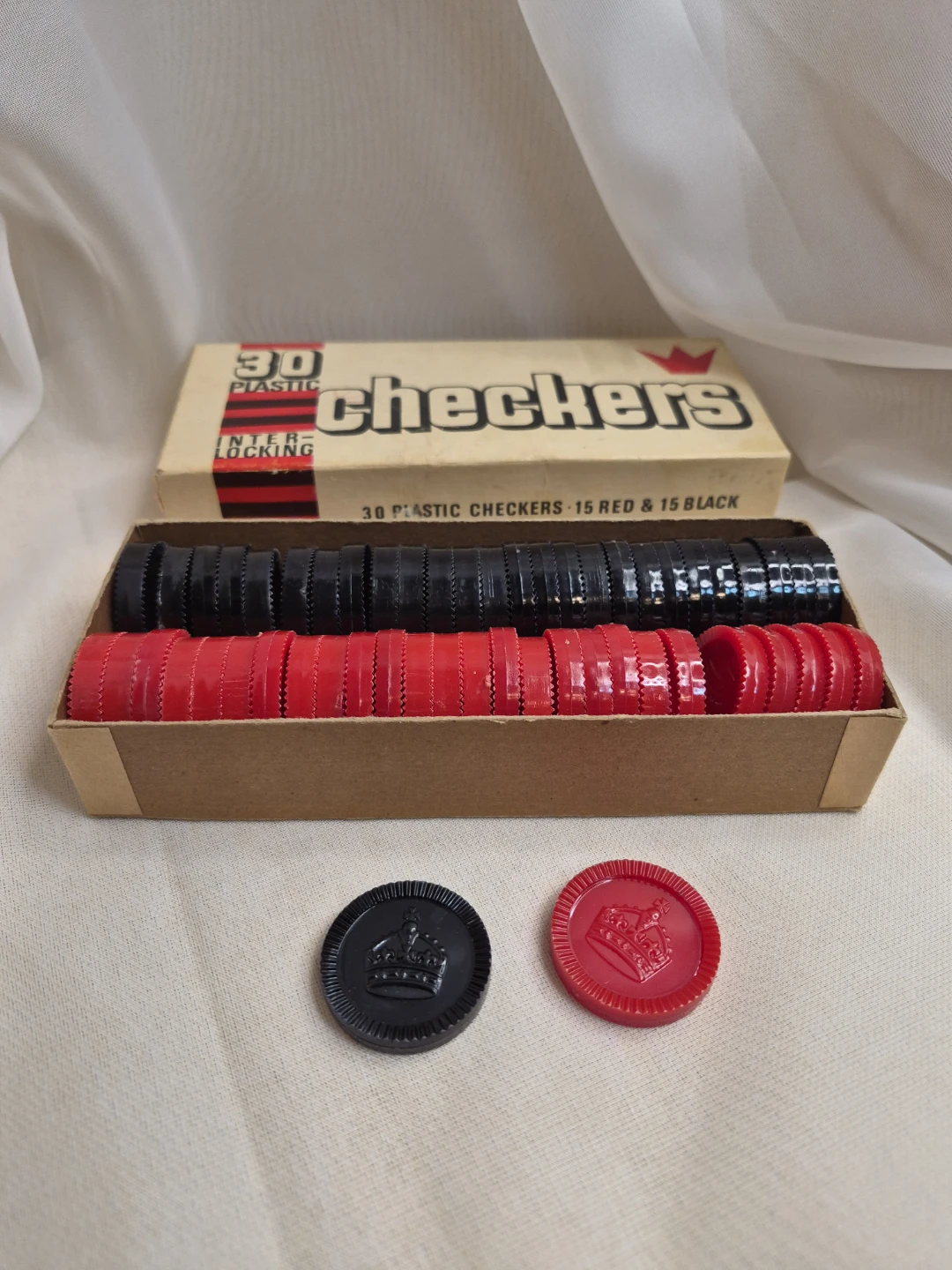 Lot of 54 Vintage Plastic Checker Pieces - photo 3