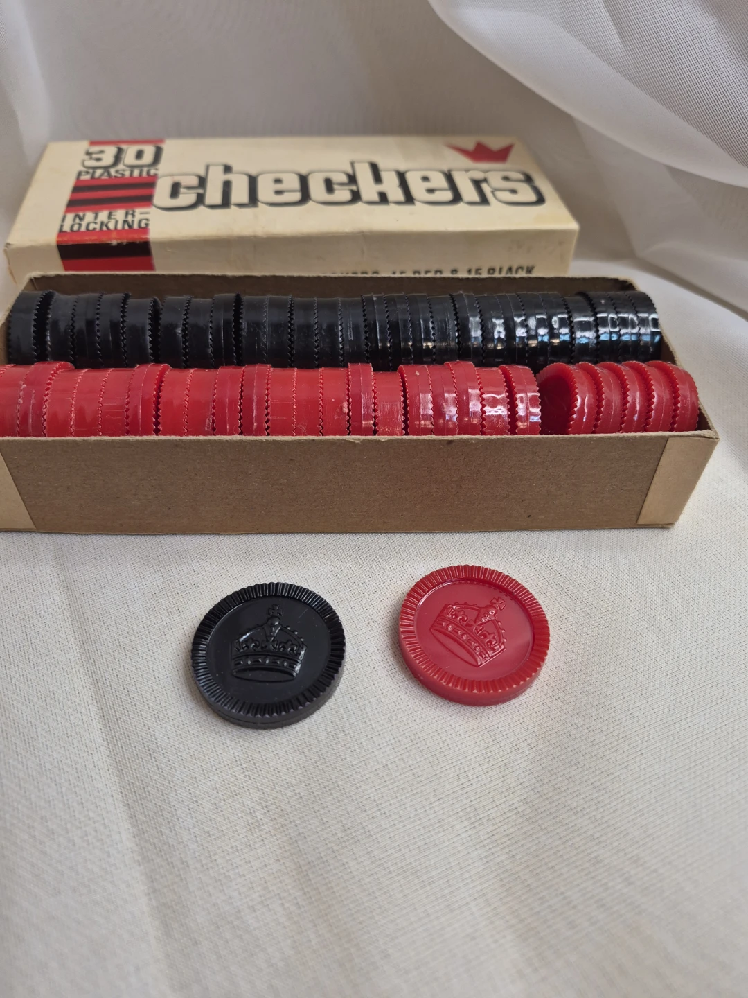 Lot of 54 Vintage Plastic Checker Pieces - photo 5