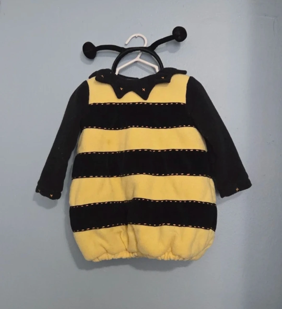 Pottery Barn Bee Costume (12m) 🐝 - photo 2