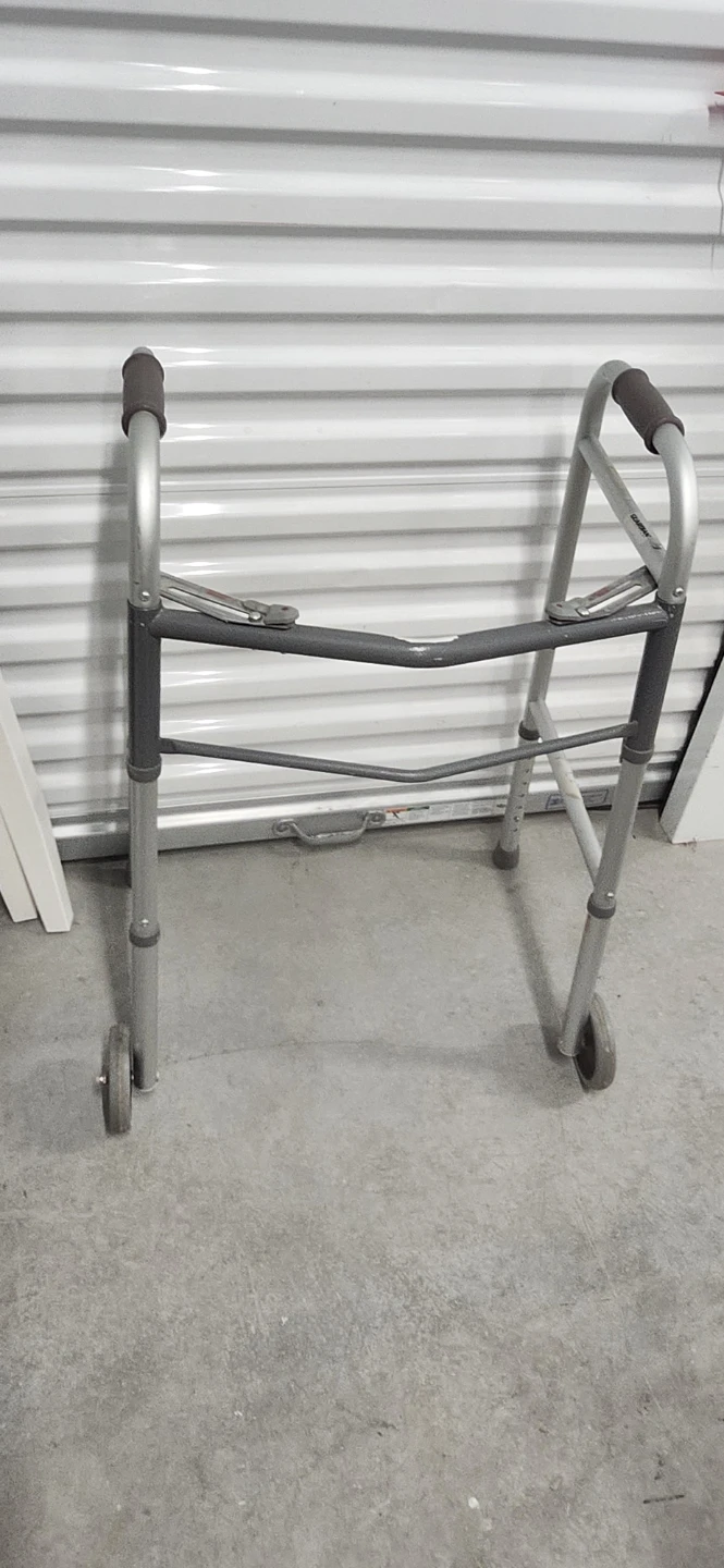 Aluminum walker - photo 3