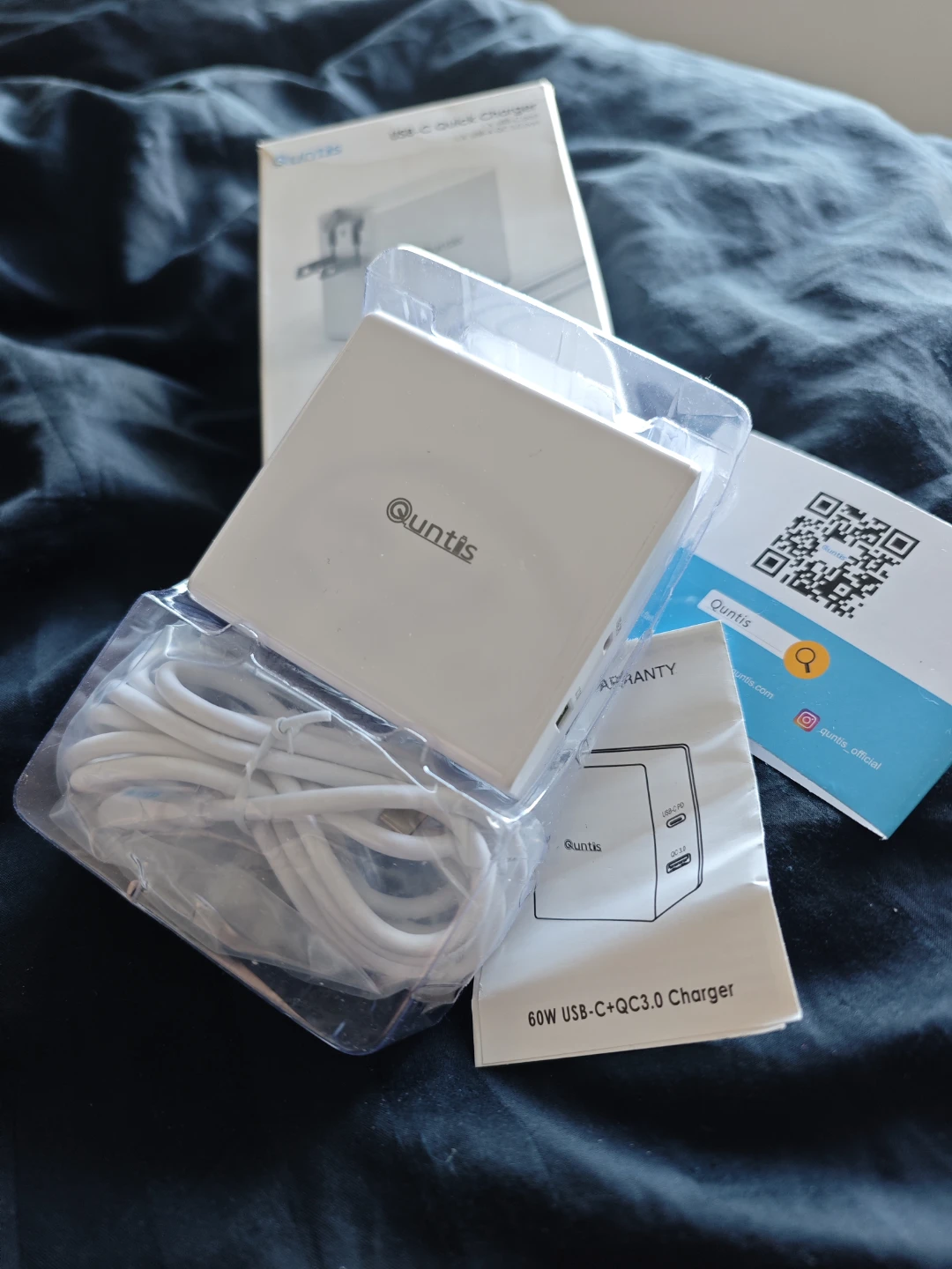 Quntis USB-C Quick Charger with cable - OPEN BOX - photo 2