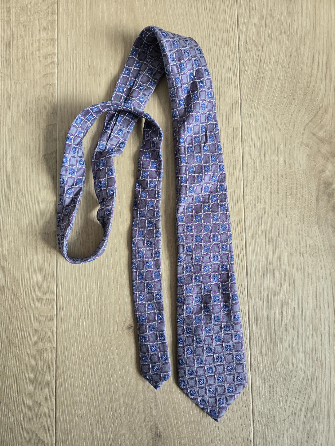 Free Bellissimo Men's Silk Tie - Purple/Blue Pattern
