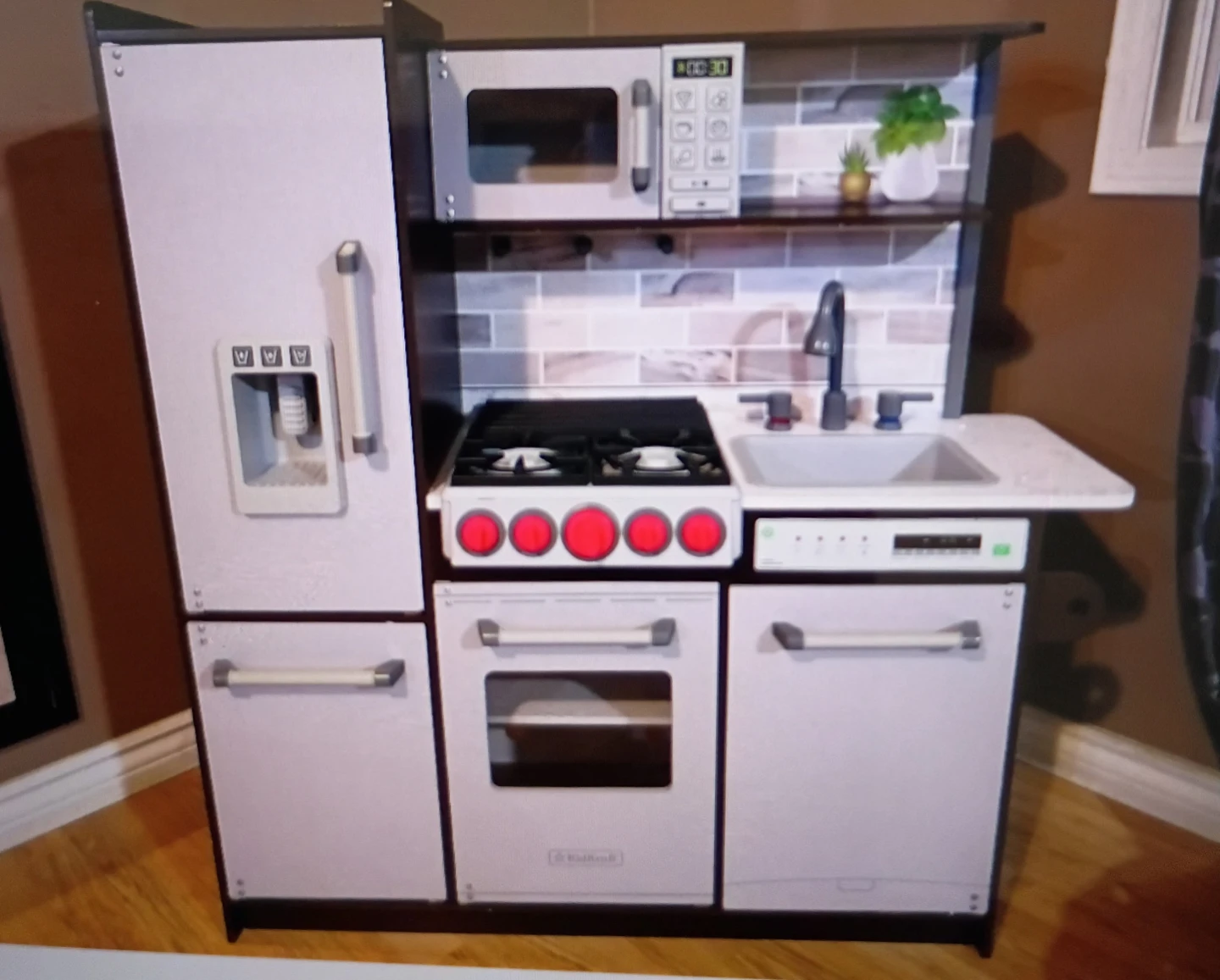 KidKraft Wooden Play Kitchen