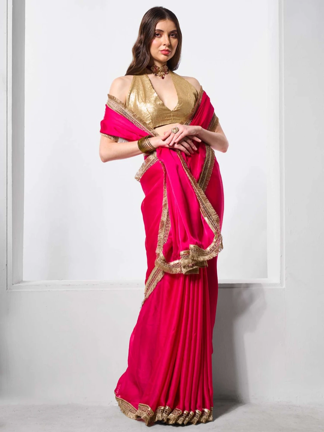 Fuchsia Saree with Gold Border and Blouse - photo 2