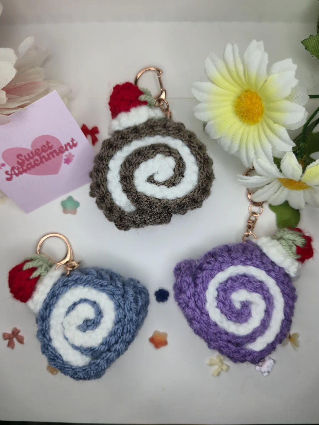 Keychain (crochet cake roll)