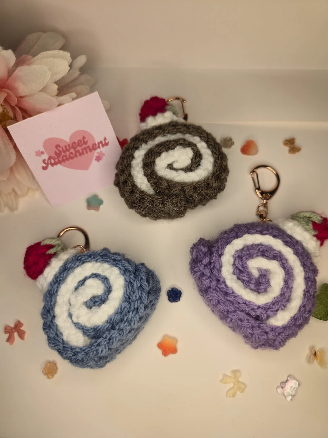 Keychain (crochet cake roll) - photo 3