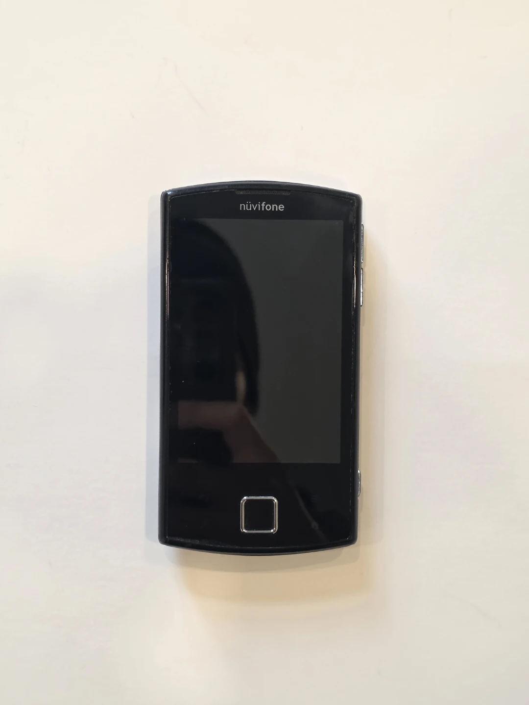 Garmin nuvifone A50 Android and M10 Windows smartphone