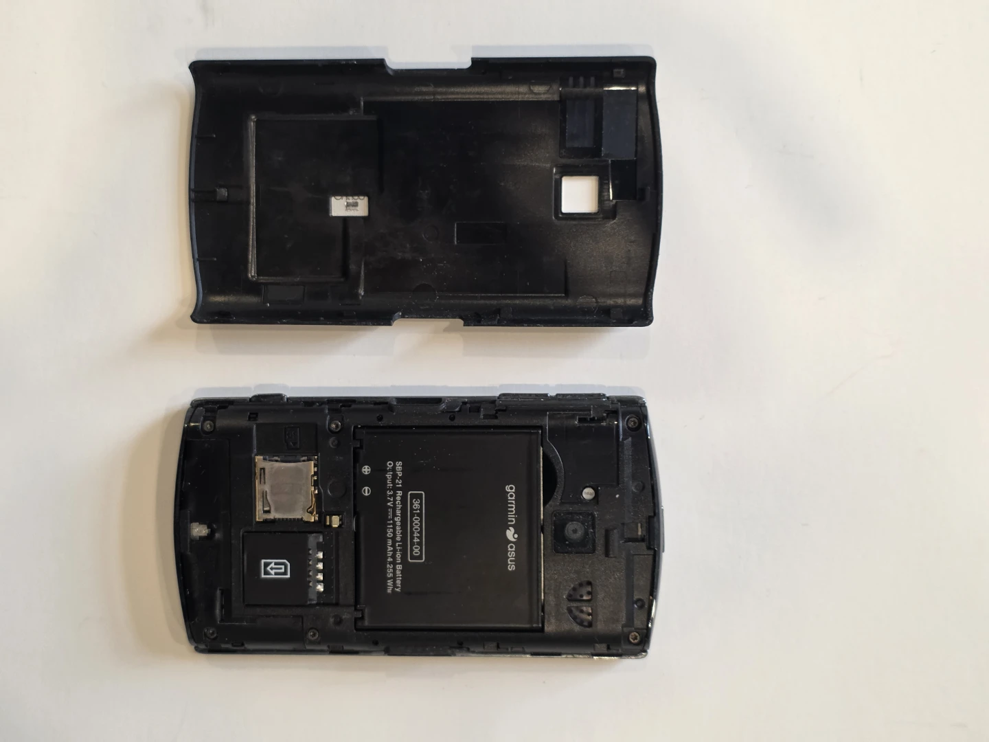 Garmin nuvifone A50 Android and M10 Windows smartphone - photo 2