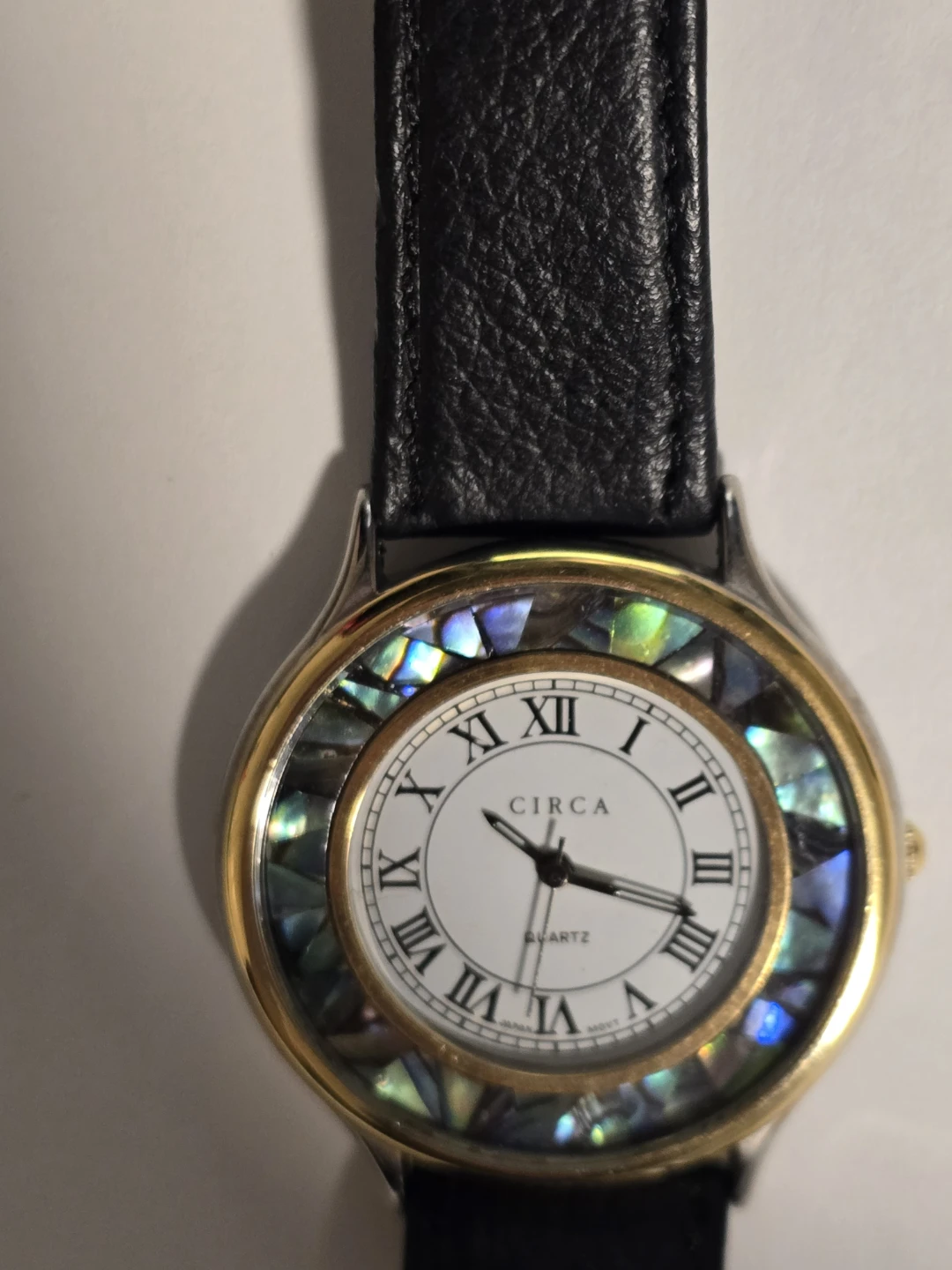 37.6 mm mother of Pearl Circa Quartz Watch - photo 4