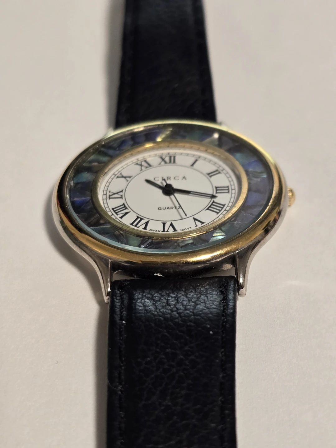 37.6 mm mother of Pearl Circa Quartz Watch - photo 5