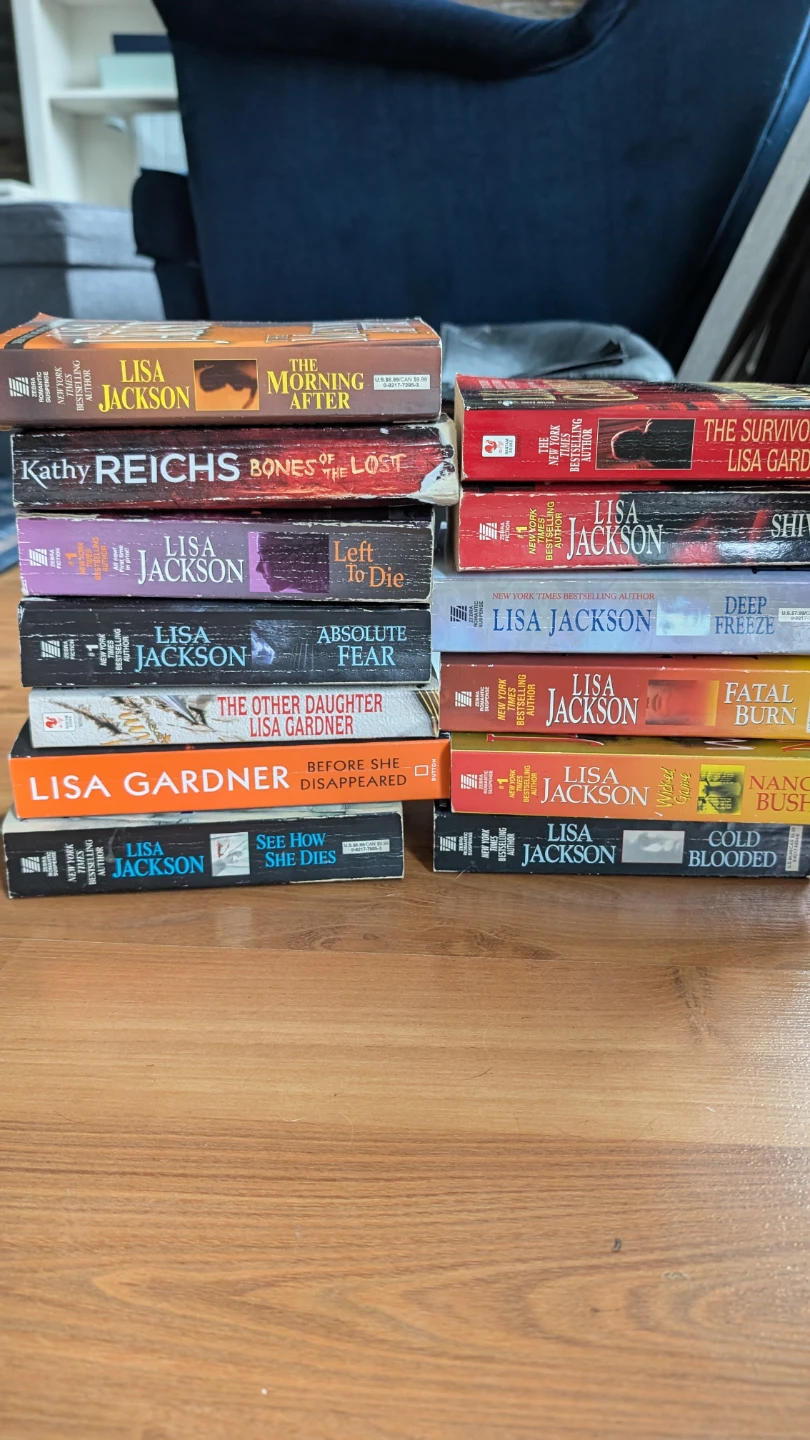 Collection of 11 Mystery Novels by Lisa Jackson and Lisa Gardner