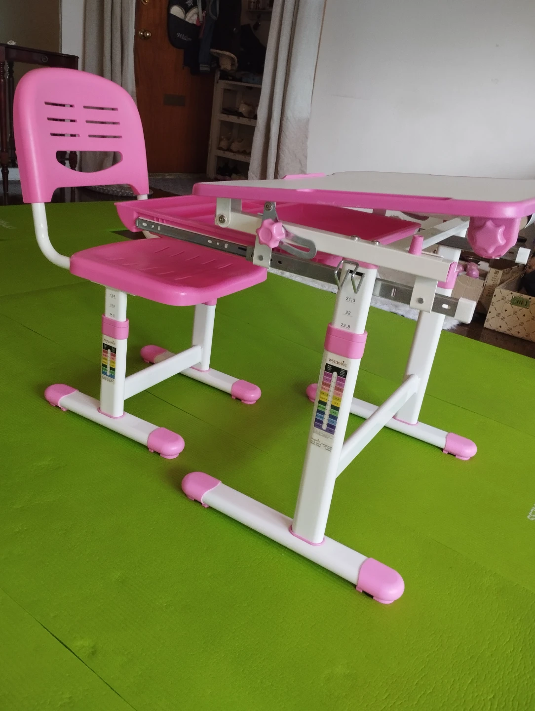 Kids Adjustable Desk and Chair Set - Pink - photo 4
