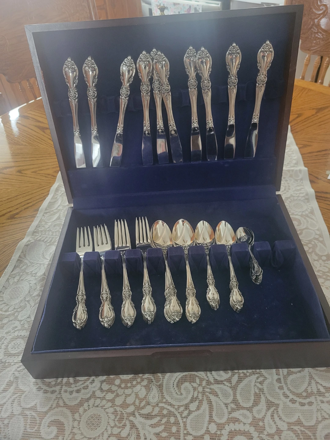 Vintage Oneida Community Stainless flatware with case
