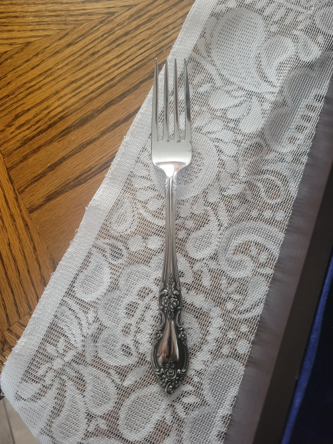 Vintage Oneida Community Stainless flatware with case - photo 3