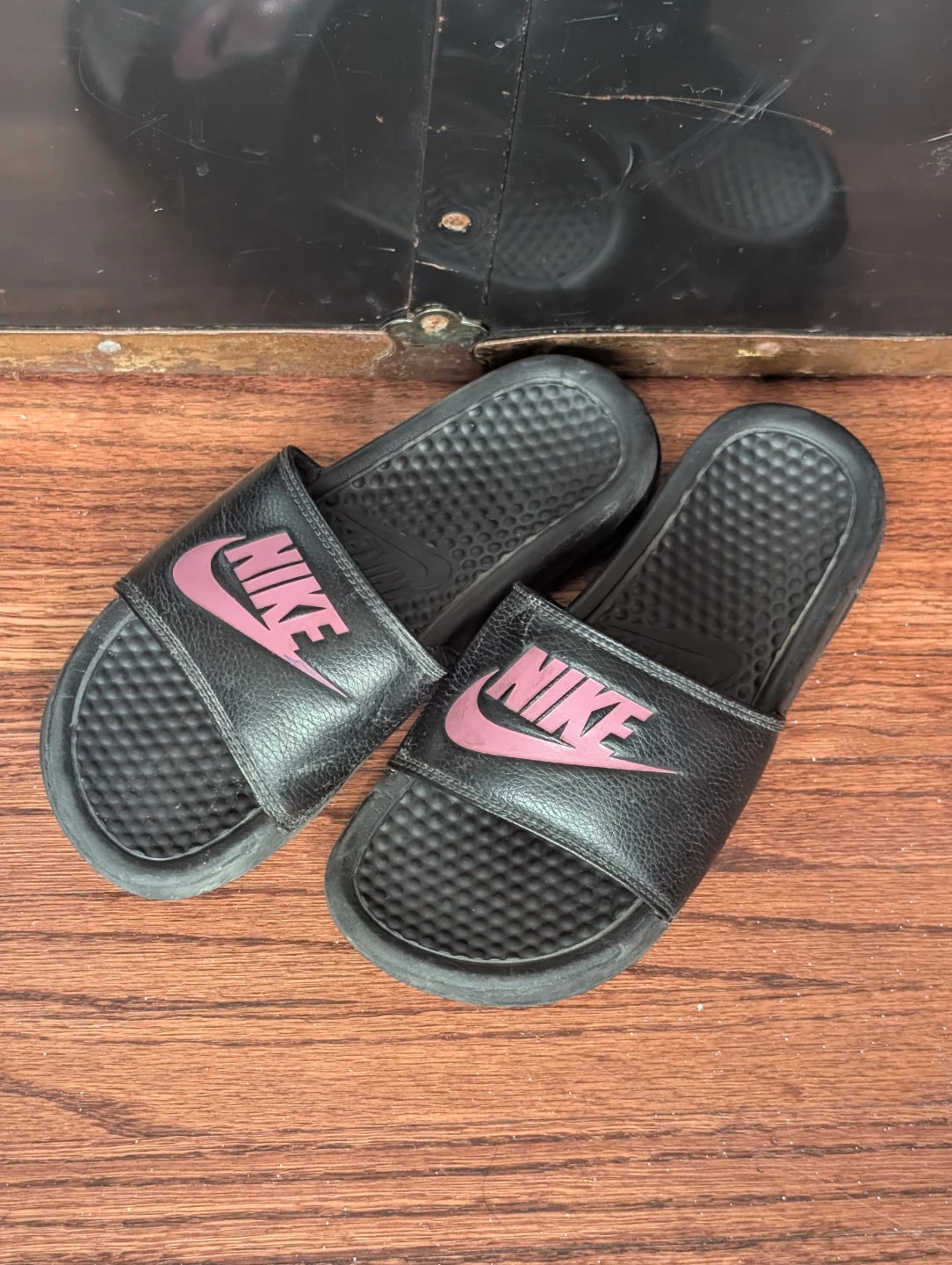 Nike Slides 6.5 / 7
