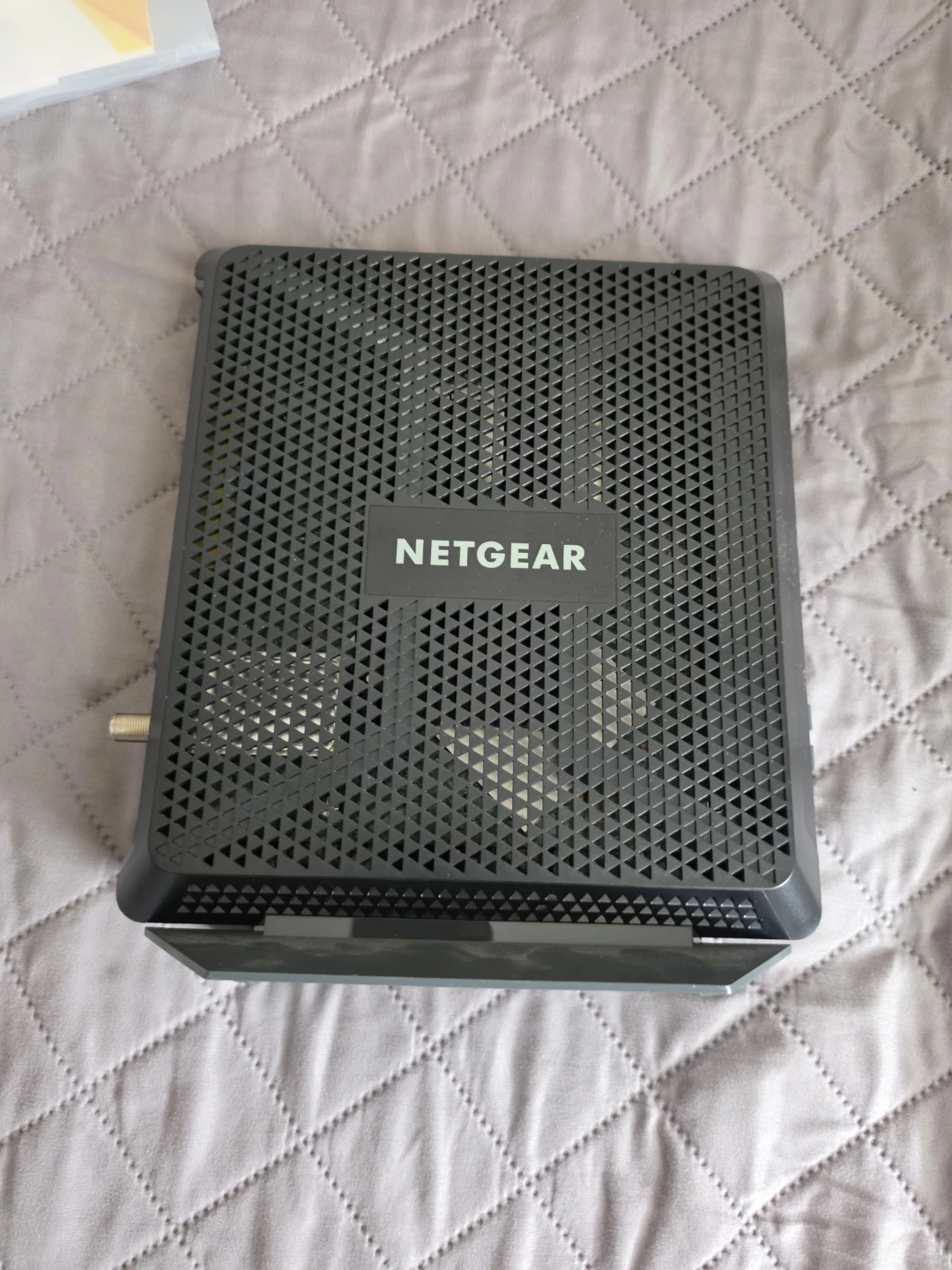 NETGEAR C7000-1AZNAS AC1900 WiFi Cable Modem Router