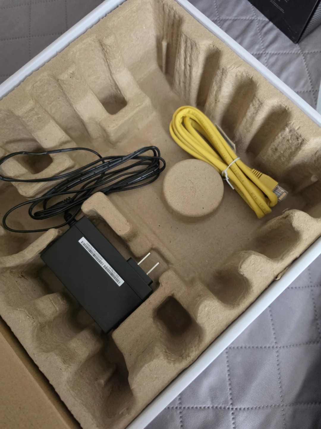 NETGEAR C7000-1AZNAS AC1900 WiFi Cable Modem Router - photo 3