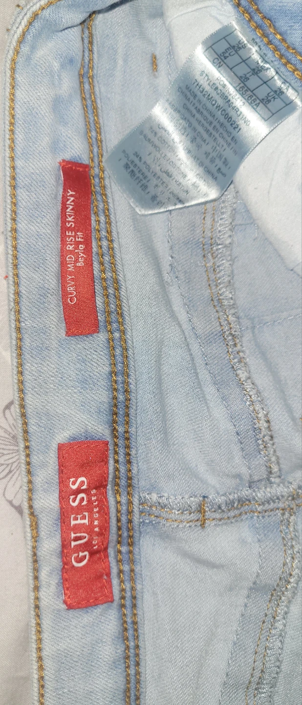 Guess Curvy Mid Rise Skinny Jeans Size 28/32 - photo 4
