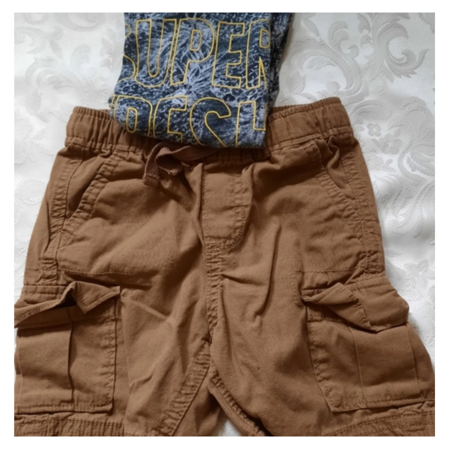 Old Navy Kids T-Shirt and Cargo Shorts Set - photo 2
