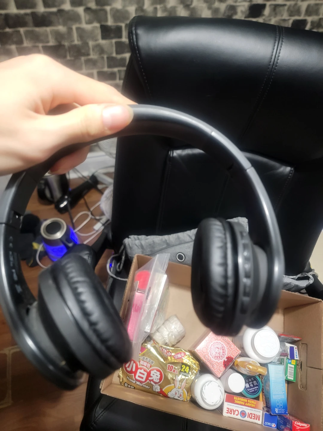 PowerLocus Wireless Headphones - photo 2