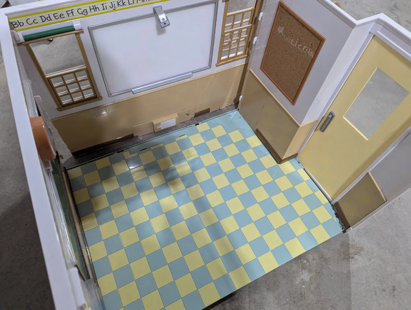 Dollhouse School Classroom Playset - photo 3