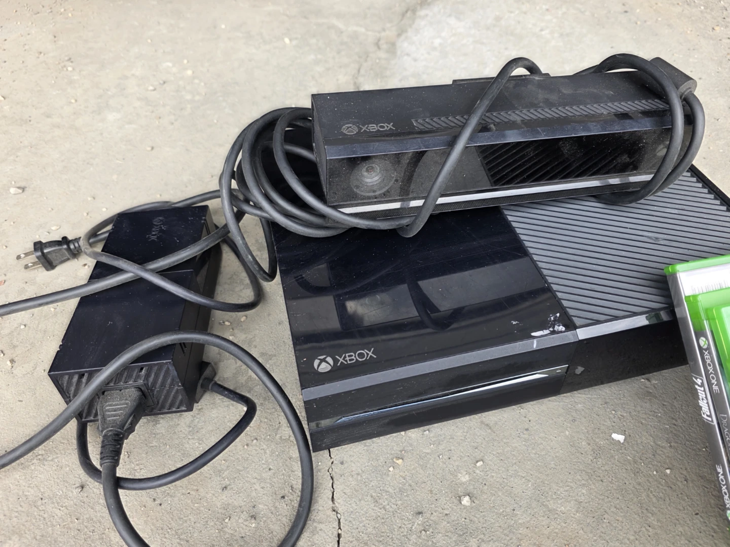 Xbox One Console Bundle with Kinect and Games - photo 2