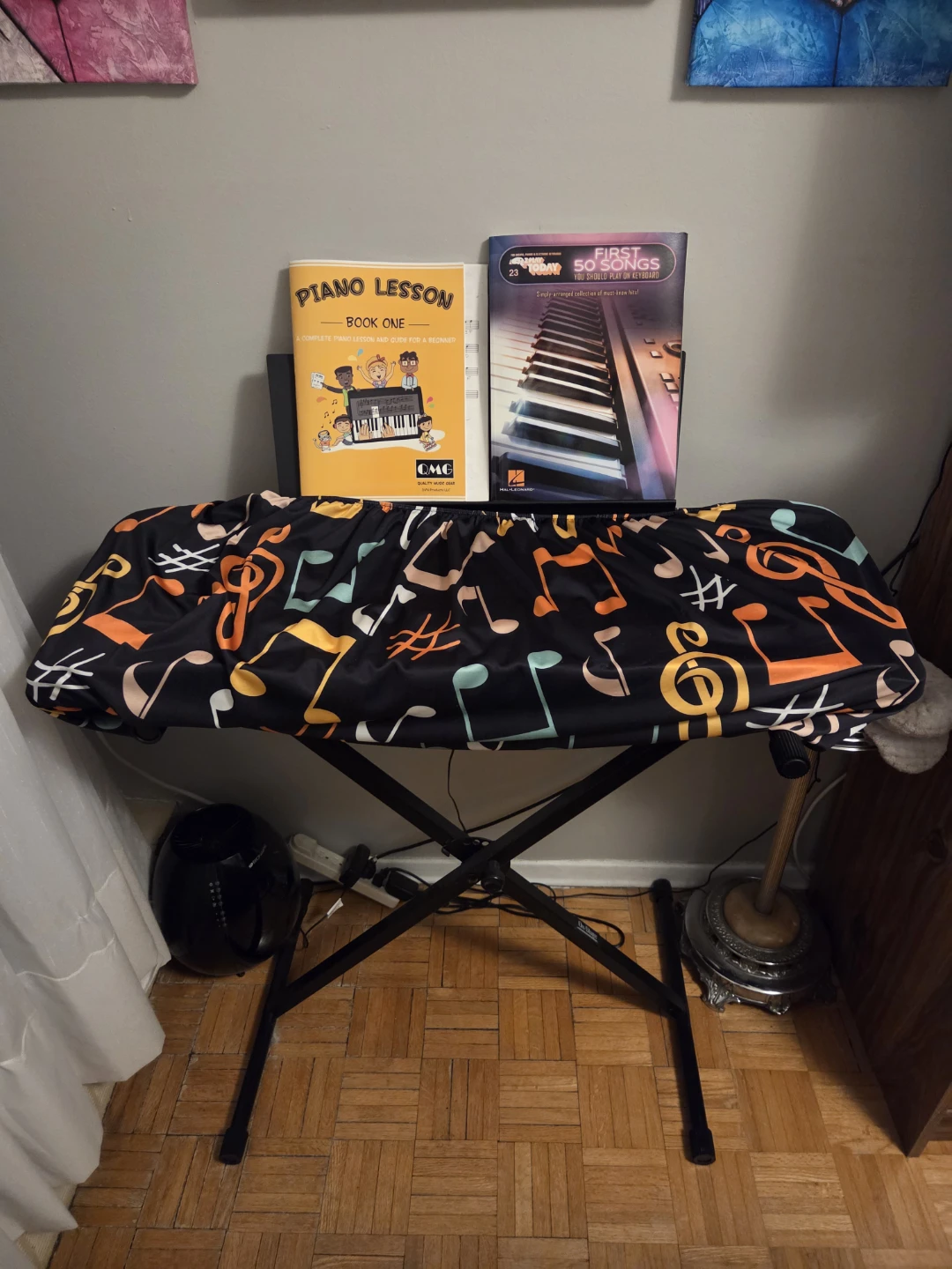 Yamaha Electronic Keyboard with Stand and cover