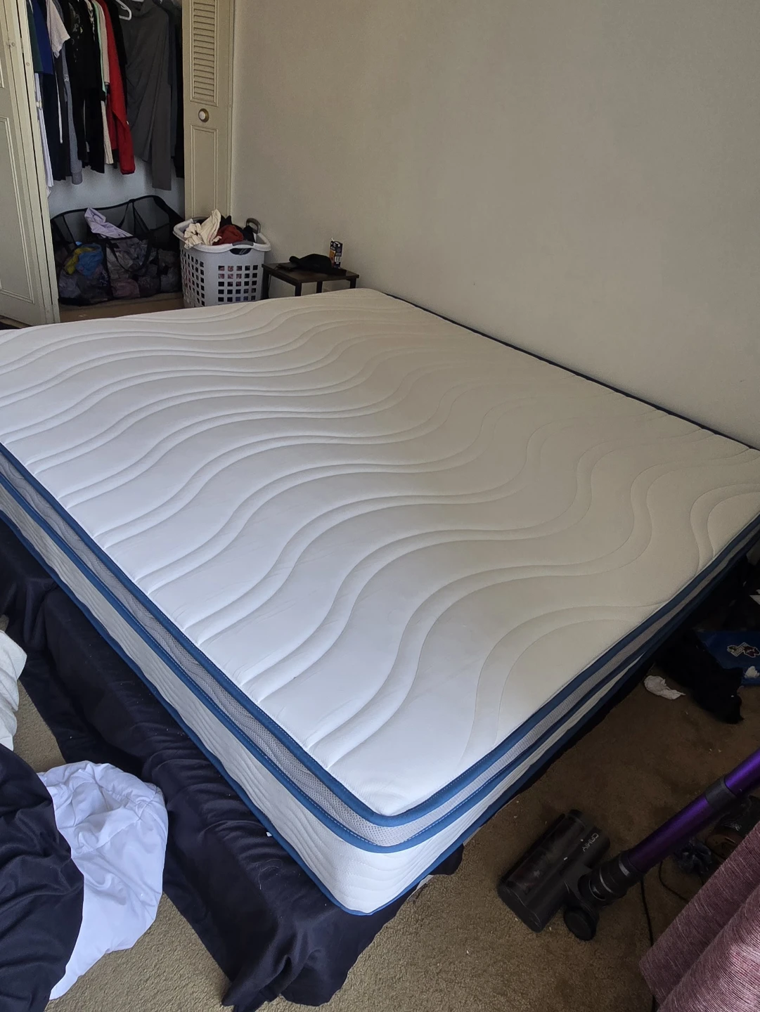 King size matters, box and metal frame