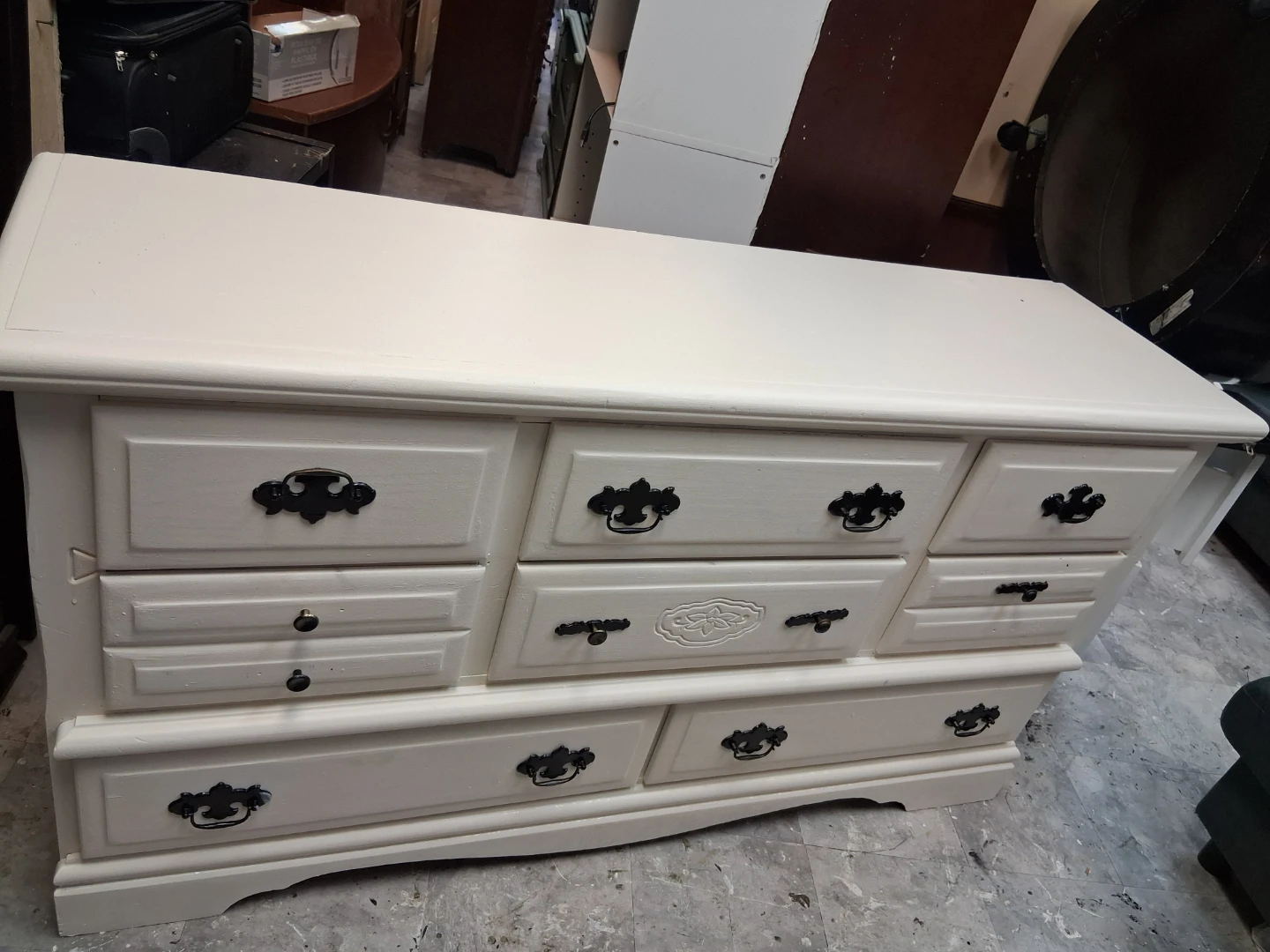 Cream 7-Drawer Dresser - photo 2