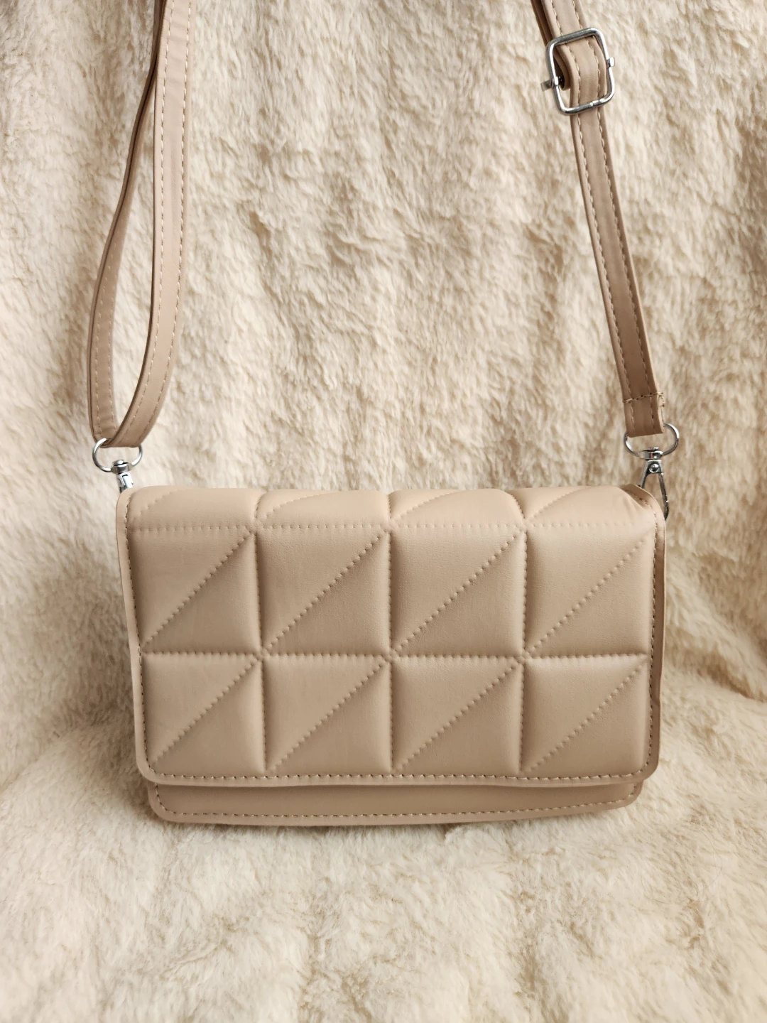 Stylish small handbag — the perfect addition to your outfit ✨ - photo 5