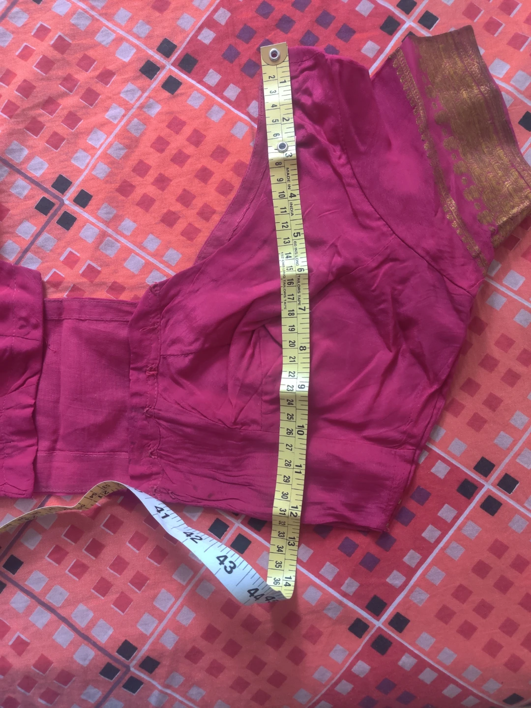 Fuschia Pink Silk Saree with Gold Zari Border - Barely Used - photo 4
