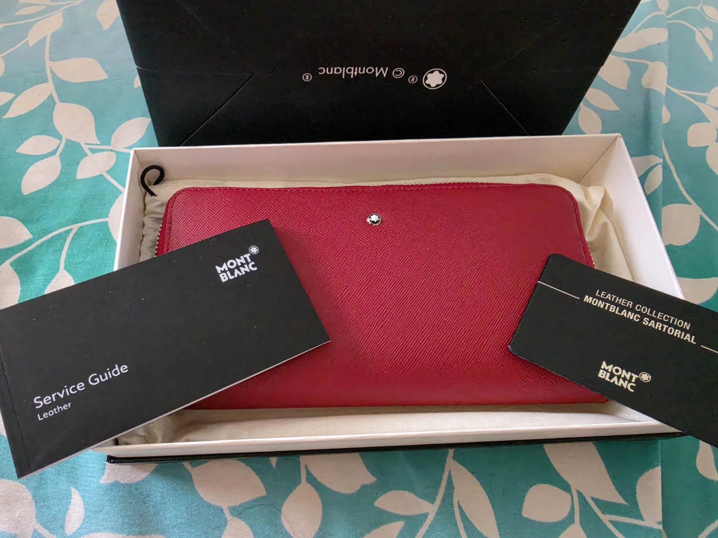Montblanc Sartorial Red Leather Zip Around Wallet - photo 2