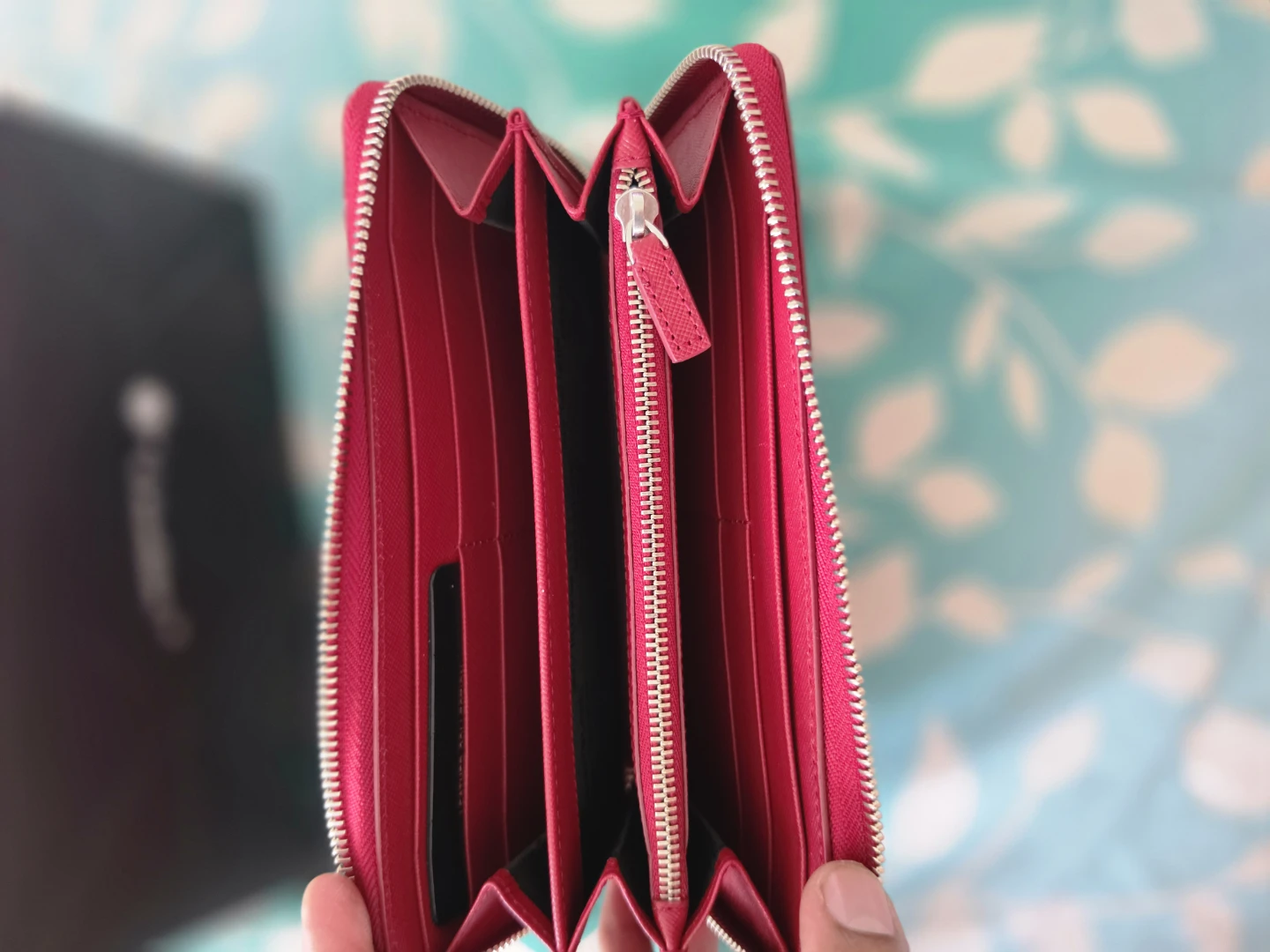 Montblanc Sartorial Red Leather Zip Around Wallet - photo 4