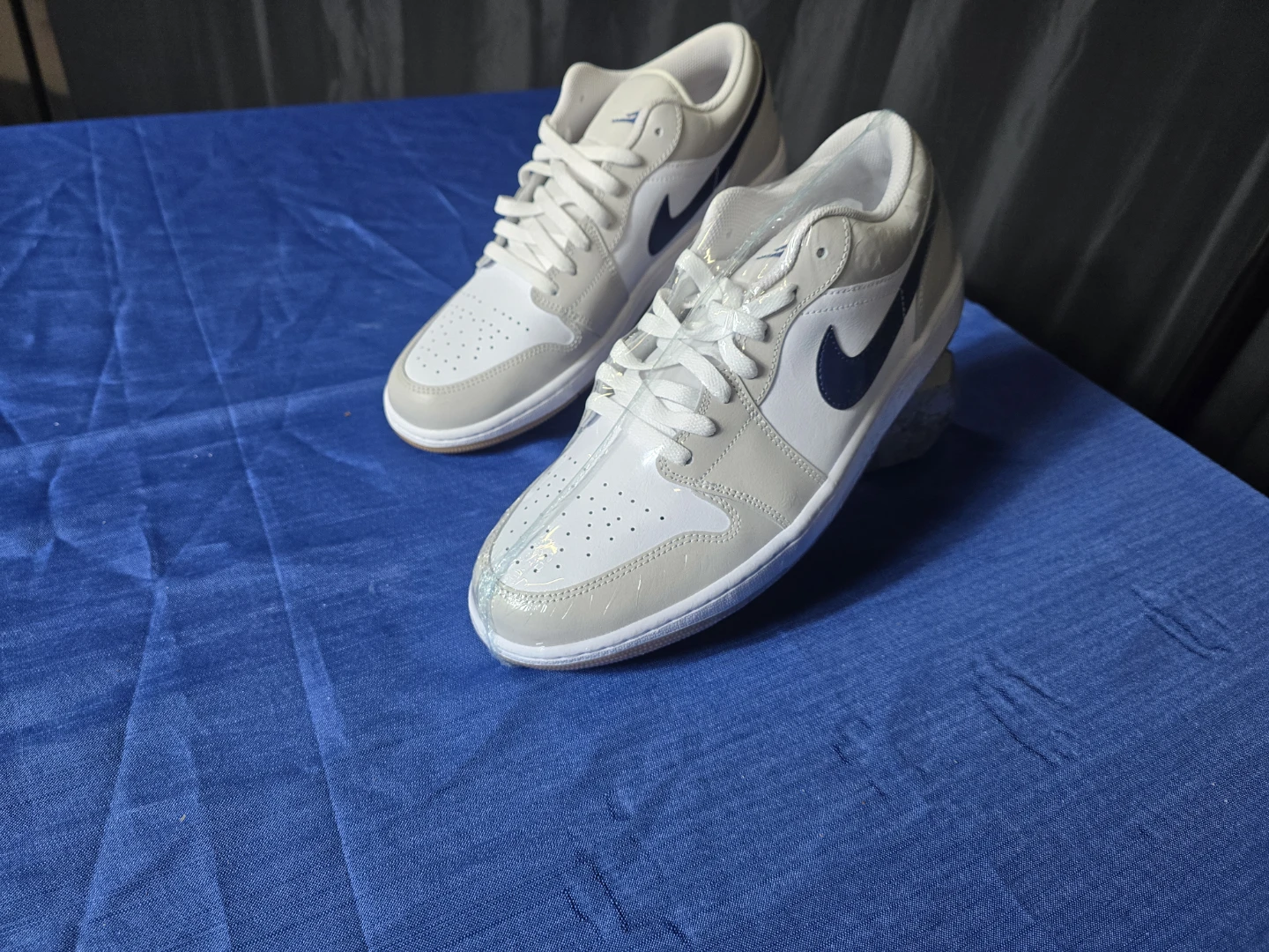 Air Jordan 1 Low SE 'Canyon Khaki' Sneakers - photo 2