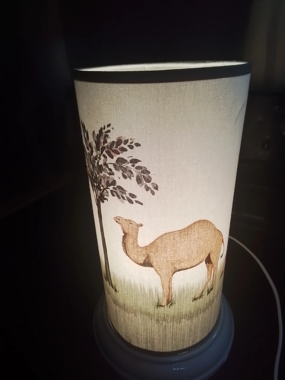 Vintage Camel, Moose, Geraffe & Tree Cylindrical Table Lamp - photo 3