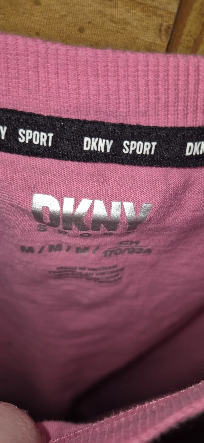 DKNY Sport Pink Cropped T-Shirt Size Medium - photo 3